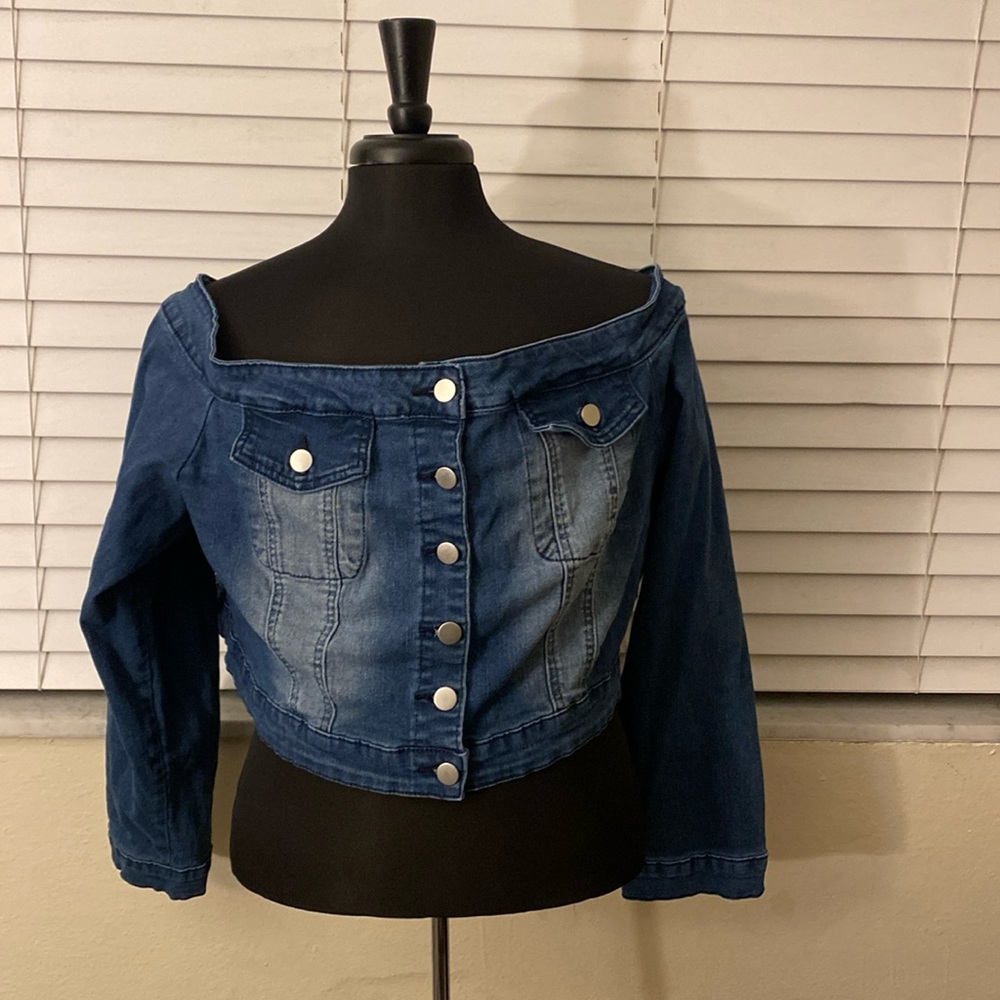 SHEIN Plus Size Off Shoulder Button Front Crop Denim Top